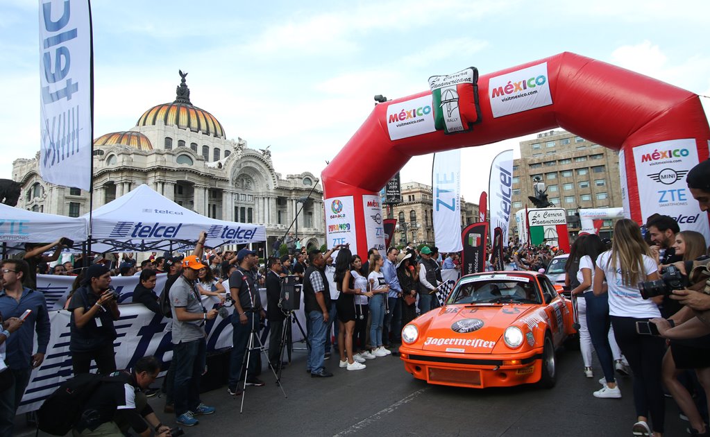 Reciben en CDMX a participantes de la Carrera Panamericana 2019