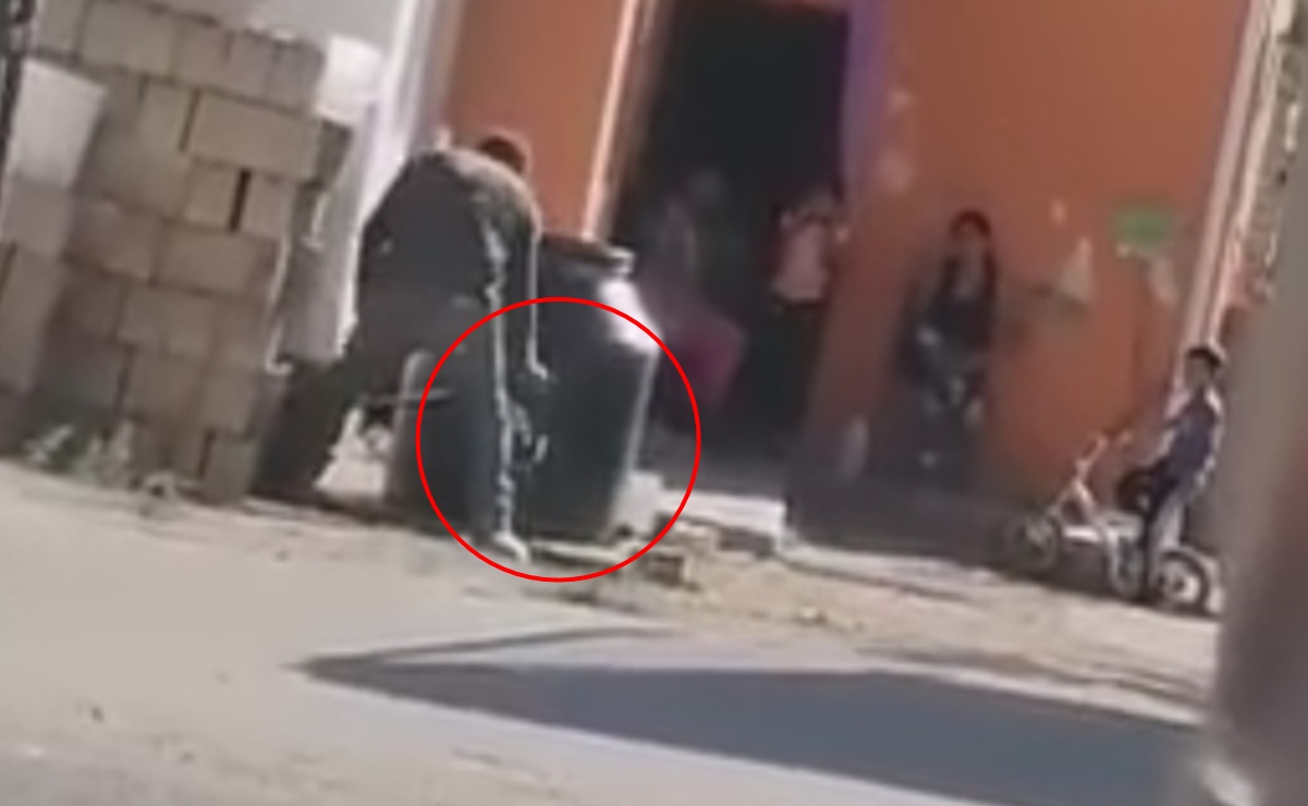 Sujeto tortura y mata a un perro en Zacatecas frente a niños