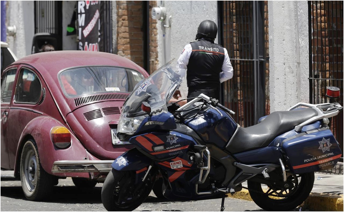 "Los de tránsito te detienen y te multan": Ciudadanos acusan que elementos de Toluca acosan a automovilistas