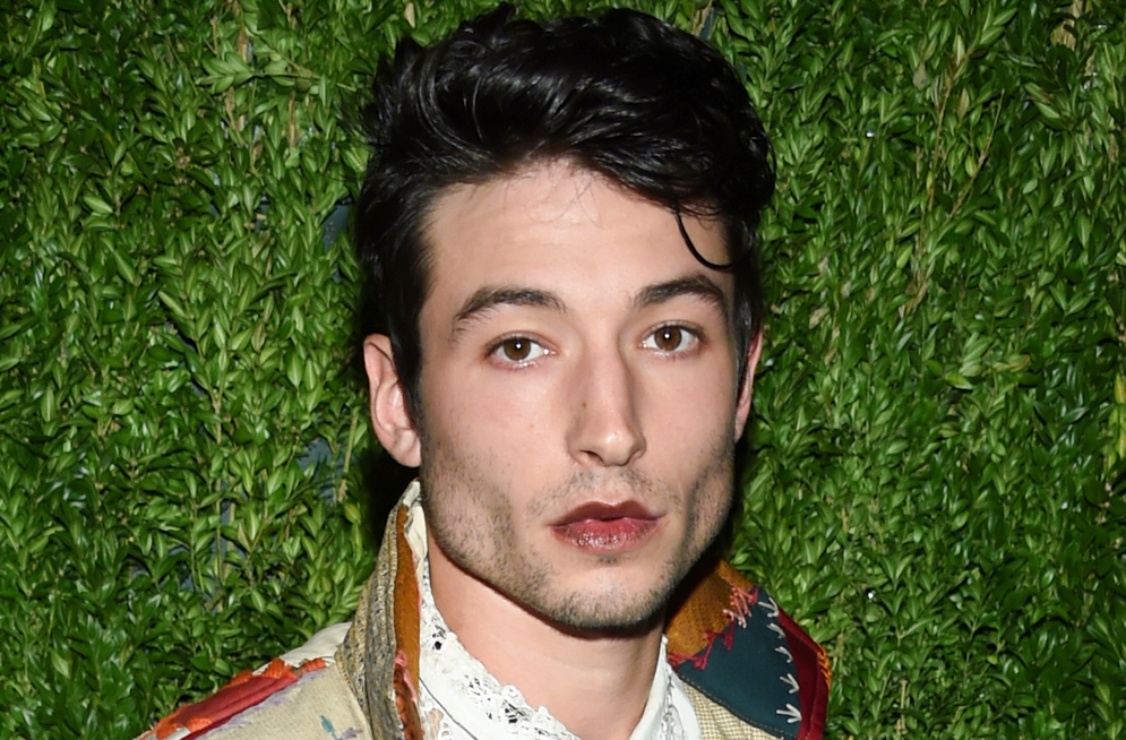 Ezra Miller, acusado de allanamiento, tendrá que ir a prisión por 3 meses