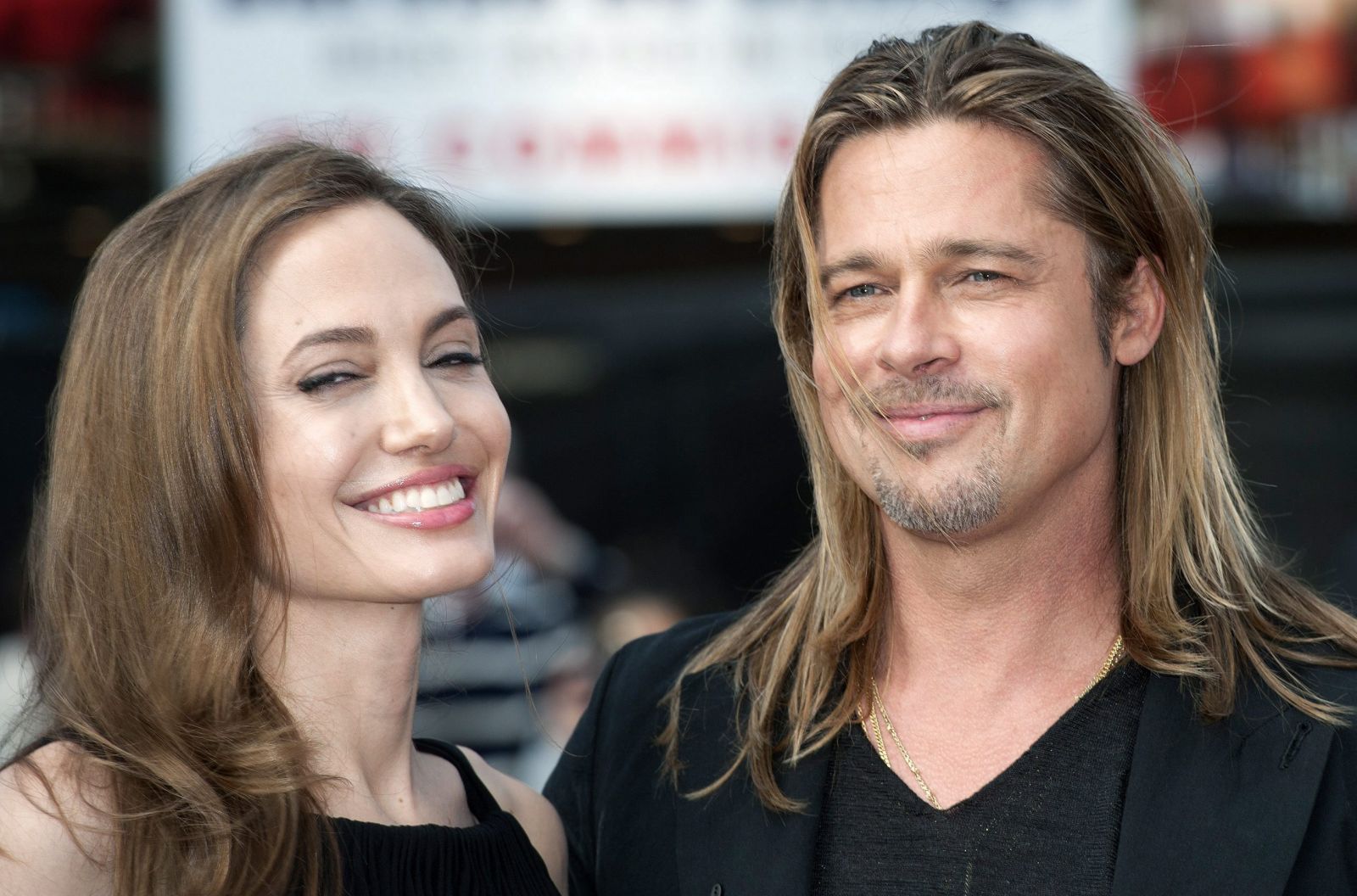 Hijos de Angelina Jolie y Brad Pitt dejan atrás el apellido de su papá