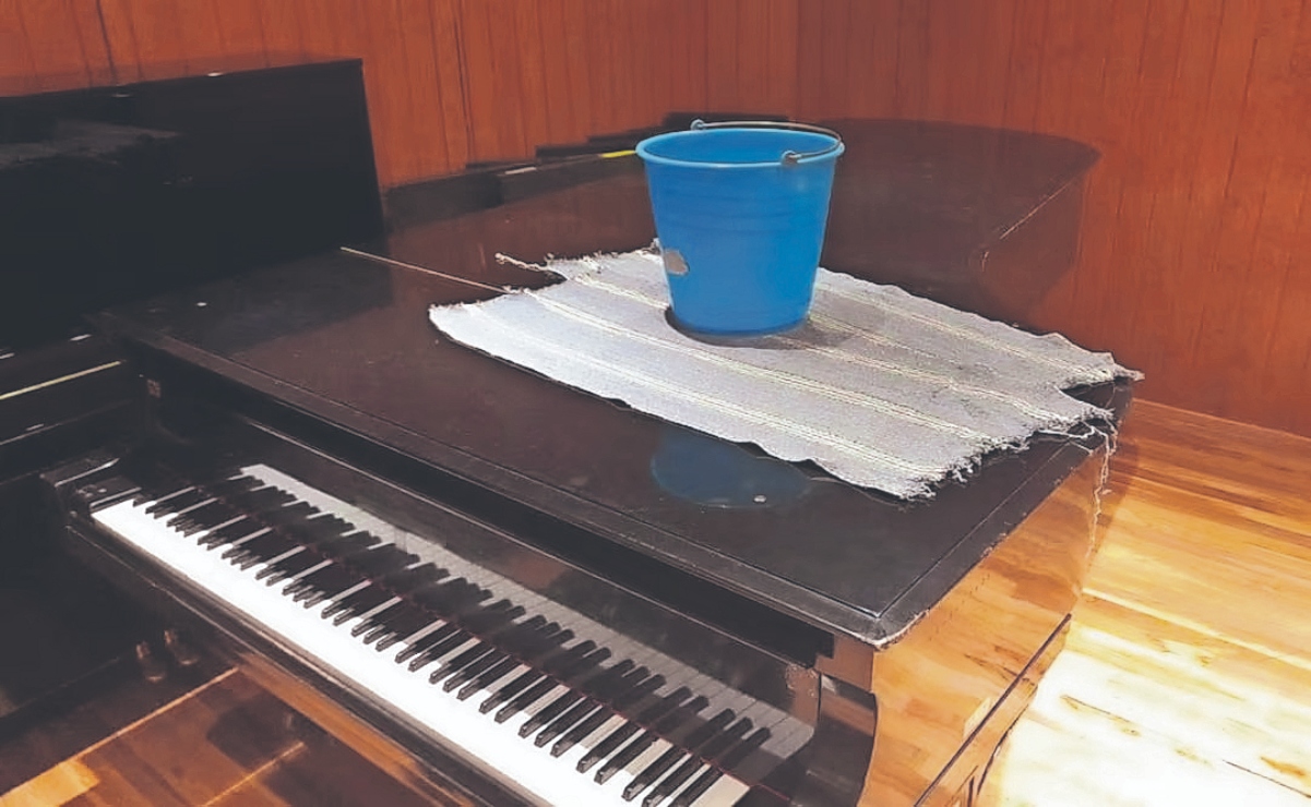 Piano del Conservatorio Nacional de Música, afectado desde hace meses por las lluvias. Foto: Especial