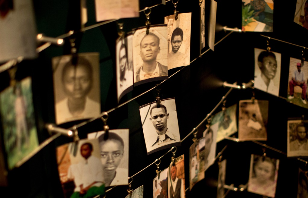 A 24 años del genocidio, hallan fosas comunes con miles de cuerpos en Ruanda