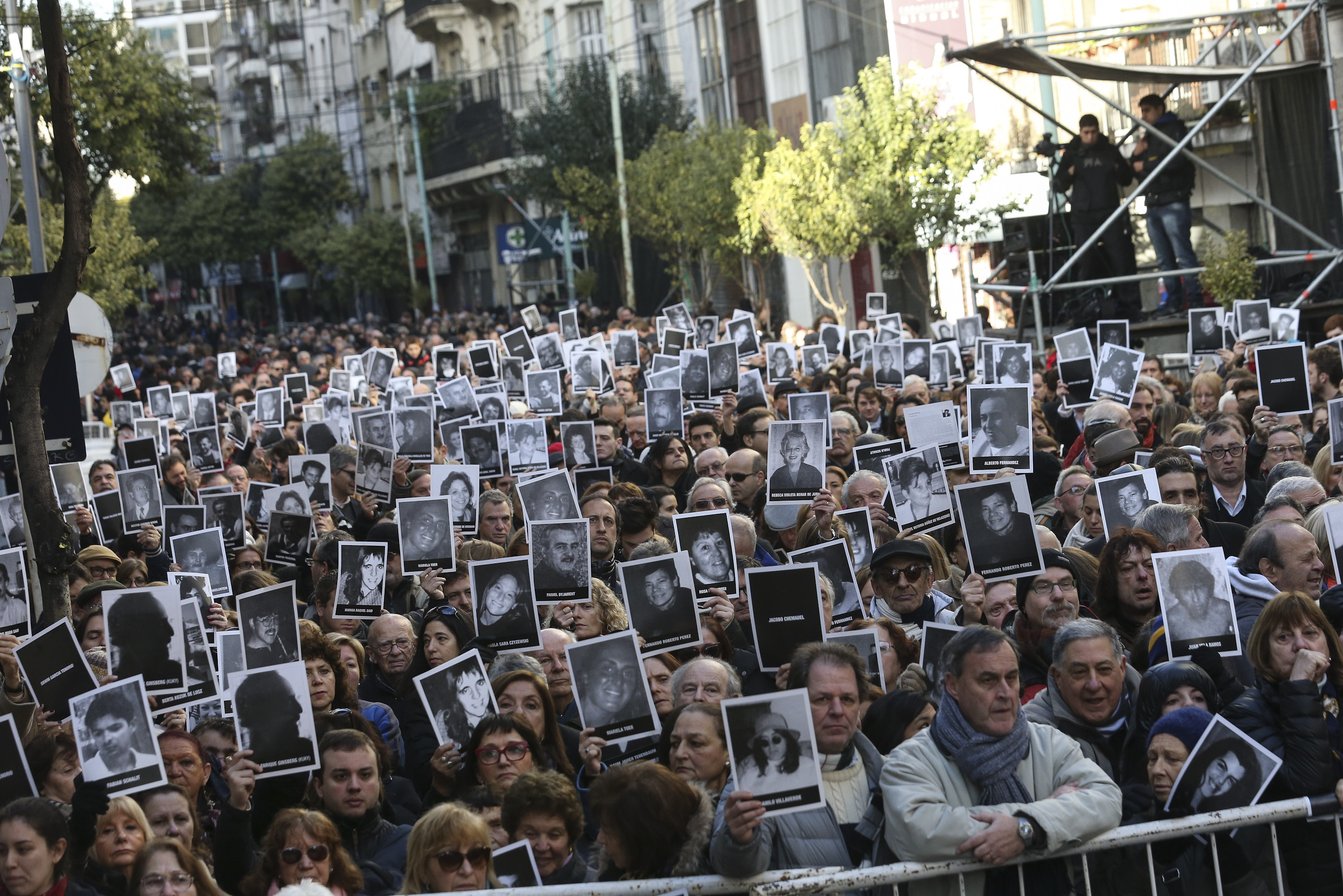 Argentinos conmemoran aniversario de atentado a AMIA