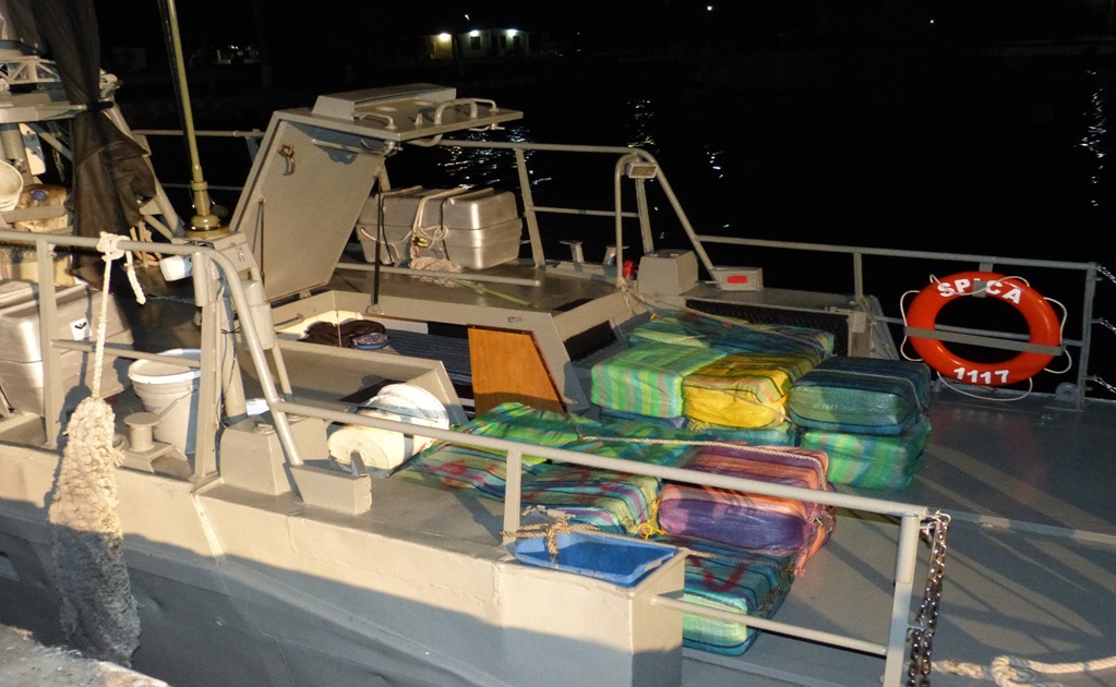 Marina aseguró mil 200 kg de cocaína en una embarcación en Chiapas