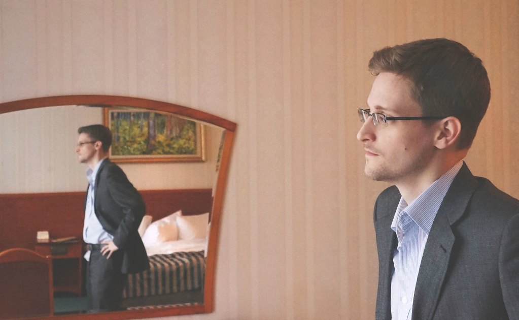Snowden se protege con demanda de extradición