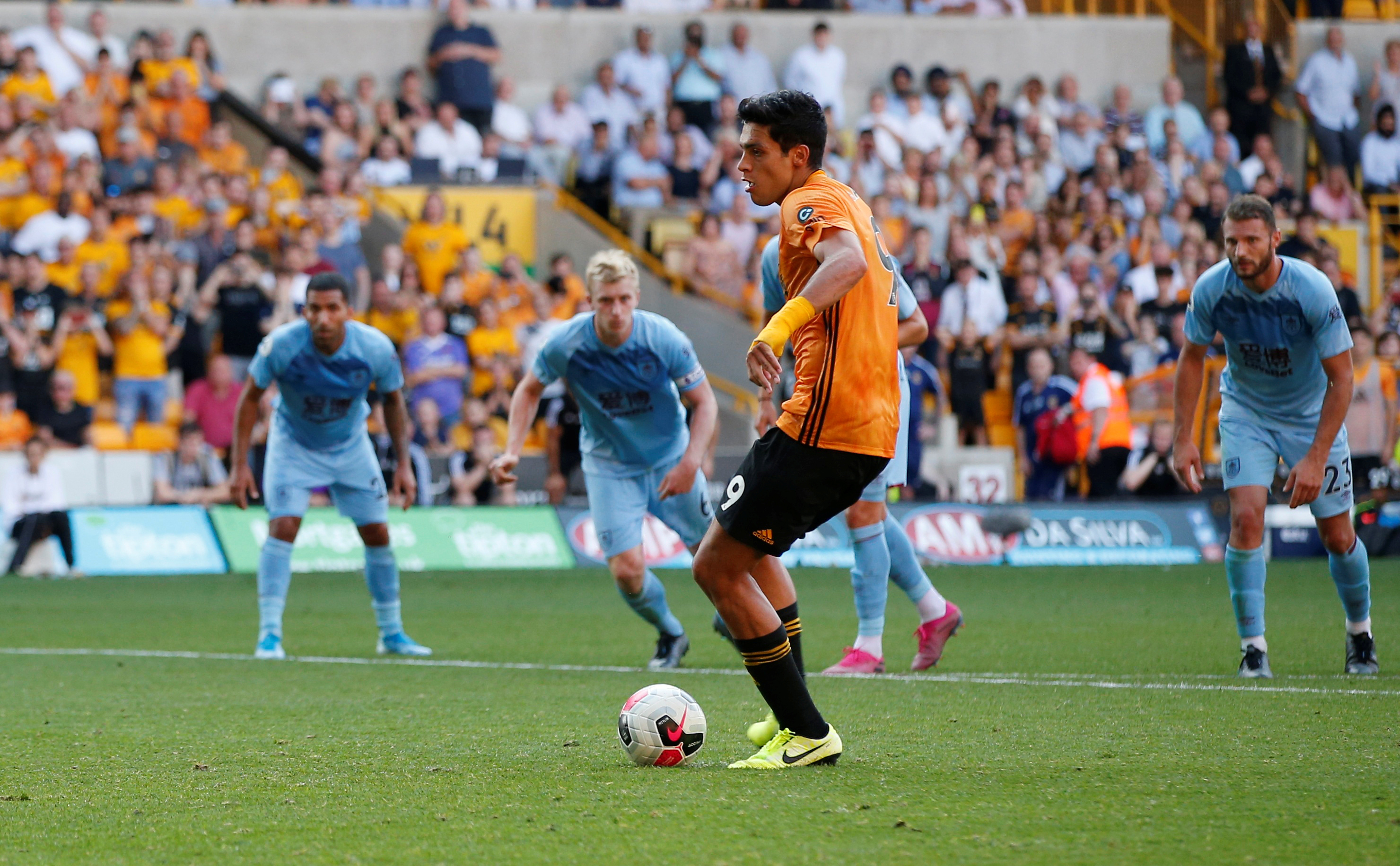 Raúl Jiménez marca de último minuto y rescata empate para el Wolverhampton