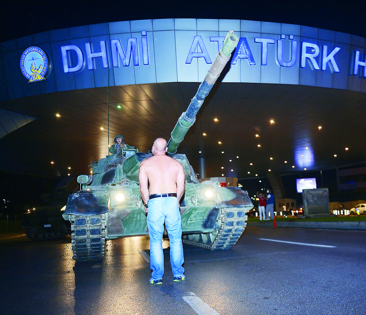 Turquía: Pueblo frustra golpe de Estado