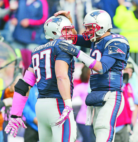 Los Patriots mantienen  paso invicto