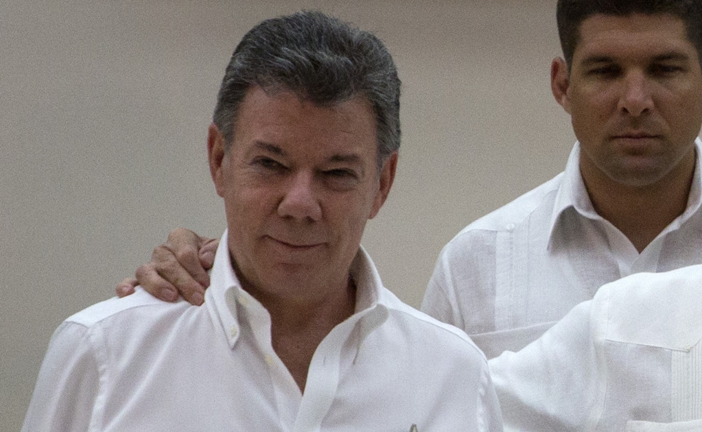 Juan Manuel Santos llega a Cuba para acuerdo de paz 