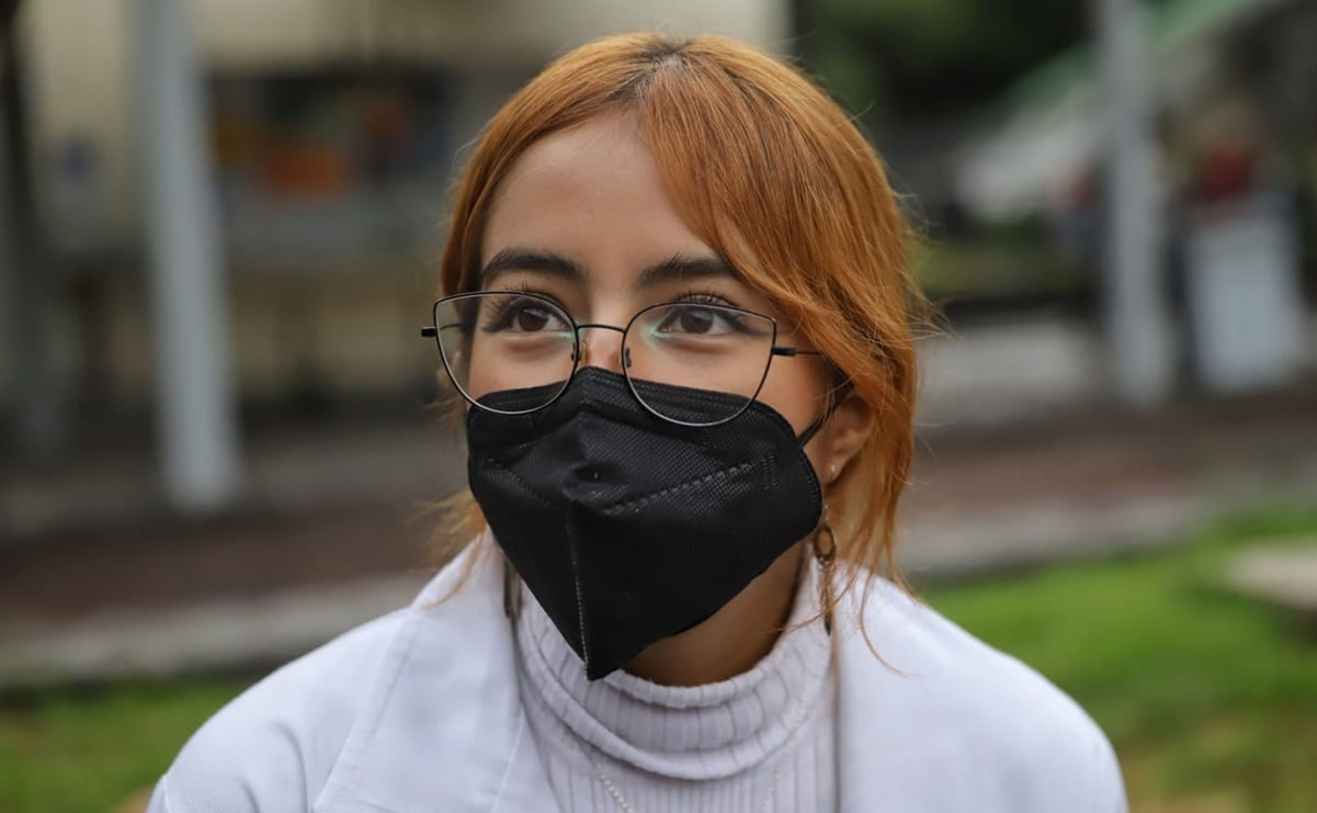 Tras dos años de clases en línea, Evelyn, estudiante de la UNAM, regresó a su Facultad