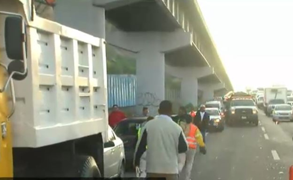 Chocan alrededor de 14 vehículos en autopista México-Puebla 