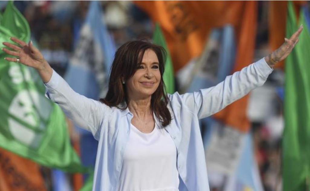 Cristina Fernández apoya a Lula da Silva tras invalidación de candidatura