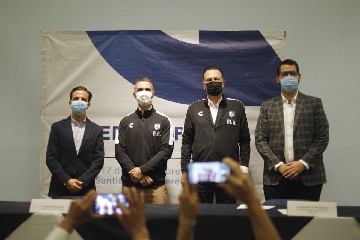 Presentan a Adolfo Ríos como director general deportivo de Gallos Blancos 