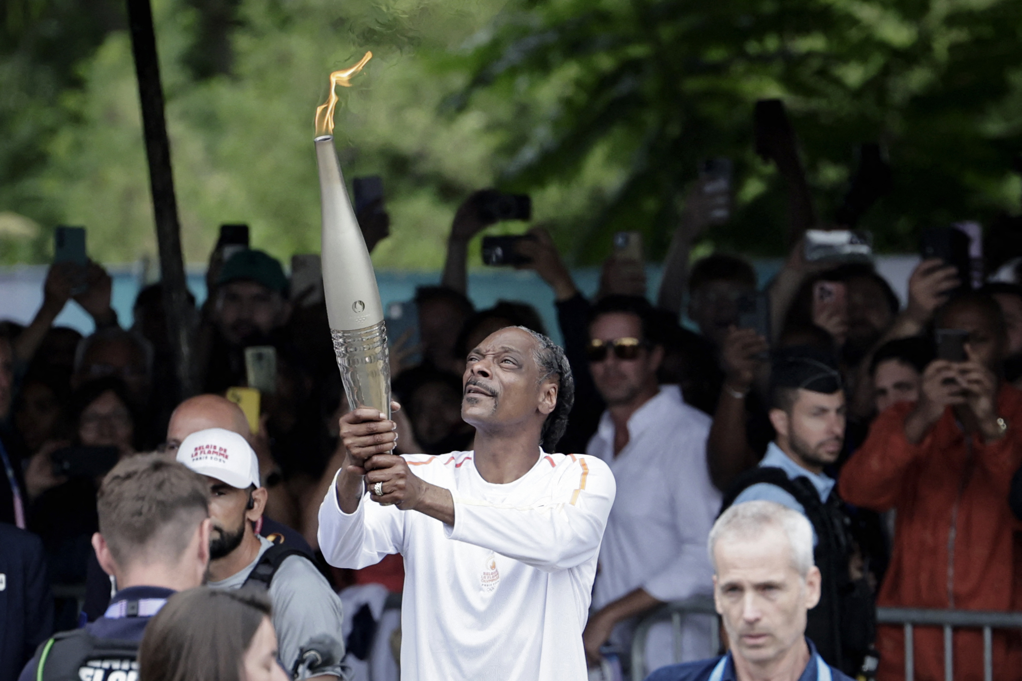 Snoop Dogg portó la antorcha olímpica en Saint-Denis previo a la ceremonia de inauguración