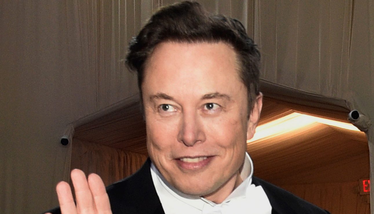 Elon Musk anuncia que comprará el Manchester United: "Es broma"