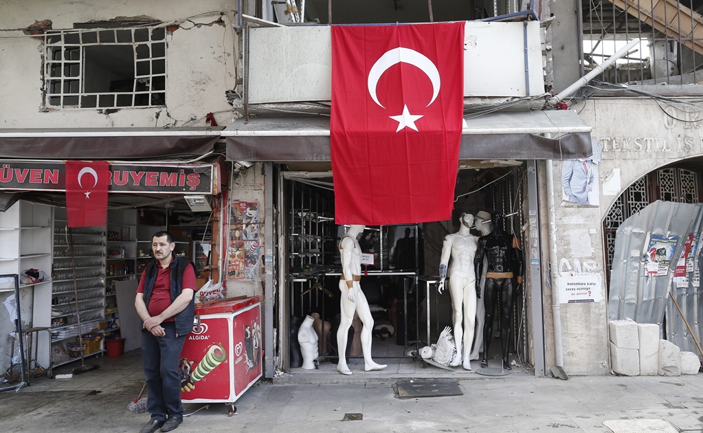 Turquía detiene a cuatro por atentado en Estambul