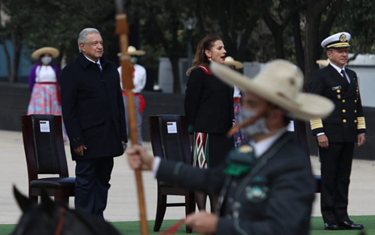 Ante ataques de adversarios, AMLO les dice que no es Salinas, ni Calderón ni Peña