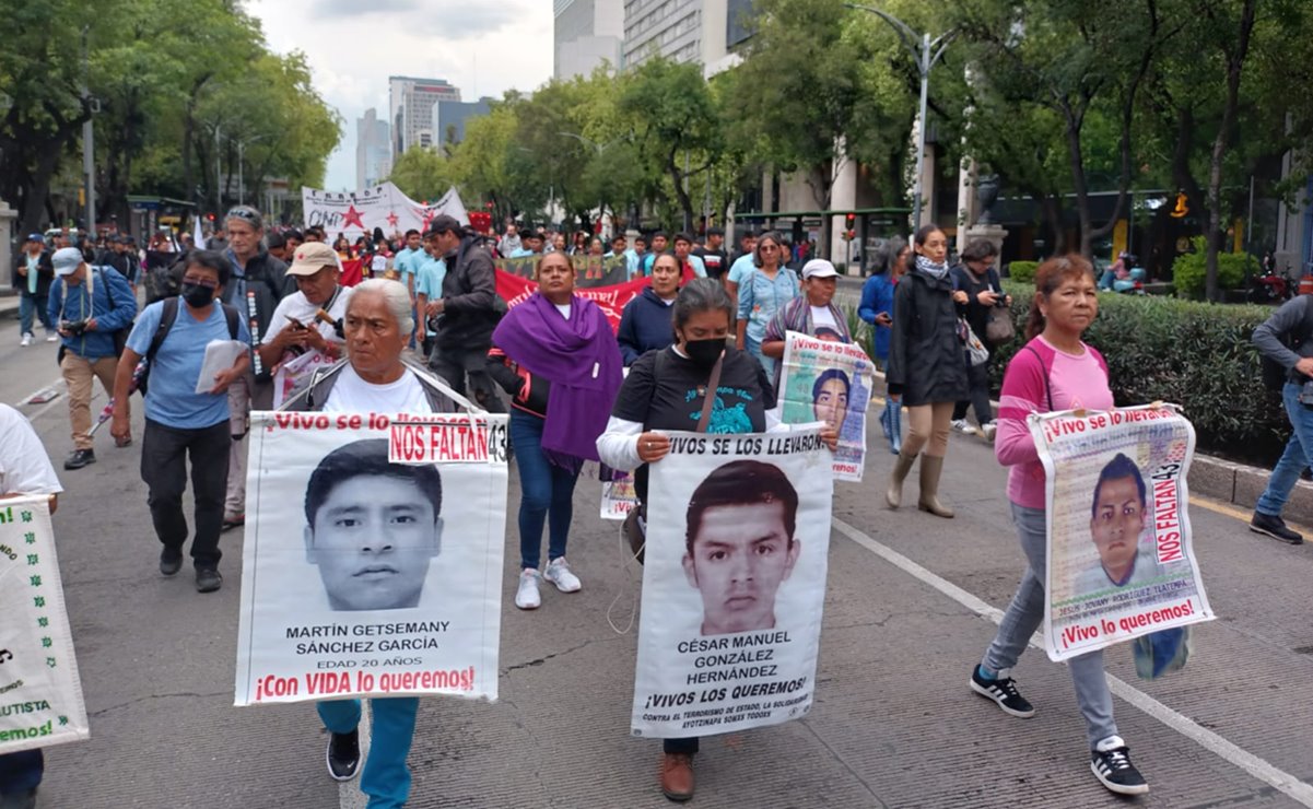 Caso Ayotzinapa: Familiares de normalistas marchan en la CDMX; exigen esclarecer el hecho  