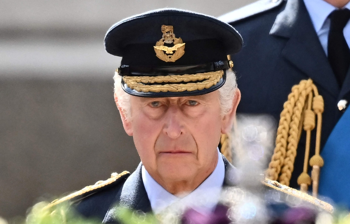 La corona de San Eduardo comienza a ser modificada para el rey Carlos III