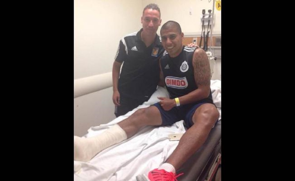 Carlos Salcido has a sprained right ankle