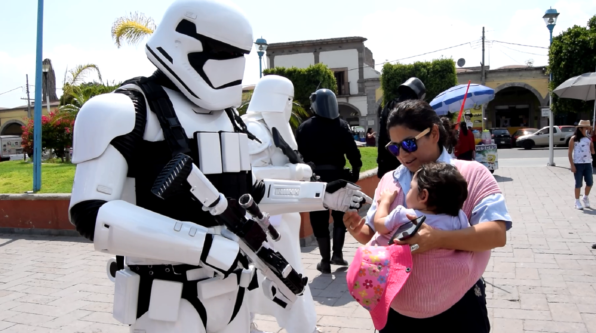 Villanos de Star Wars ayudan a niños con cáncer