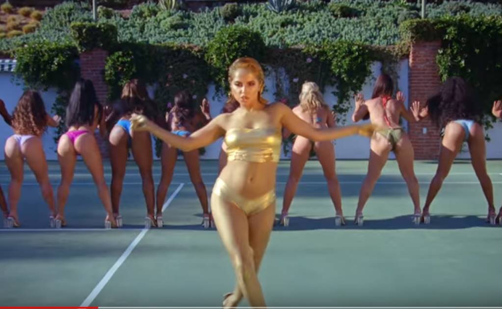 Becky G llena de traseros su nuevo video "Booty"