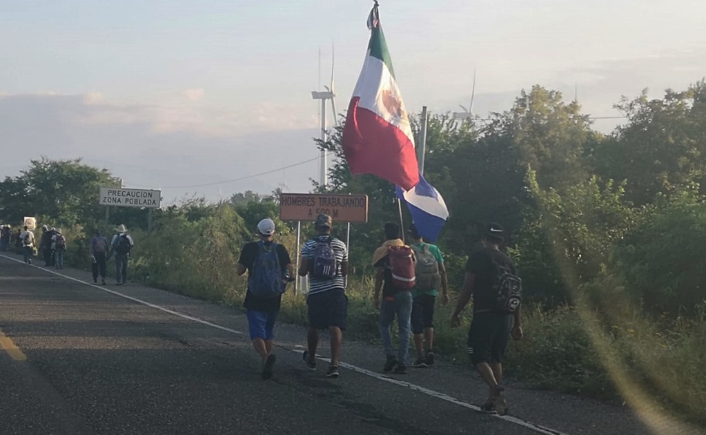 Caravana migrante cambia ruta hacia Veracruz