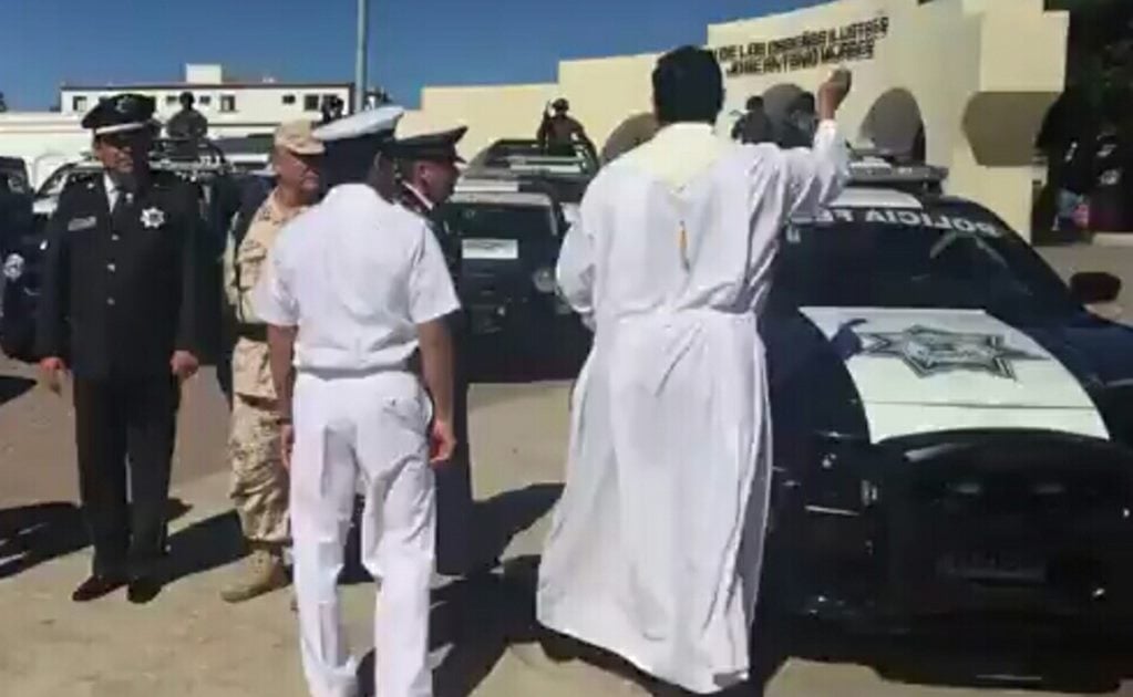 Bendicen a policías y patrullas al inicio de operativos en Los Cabos