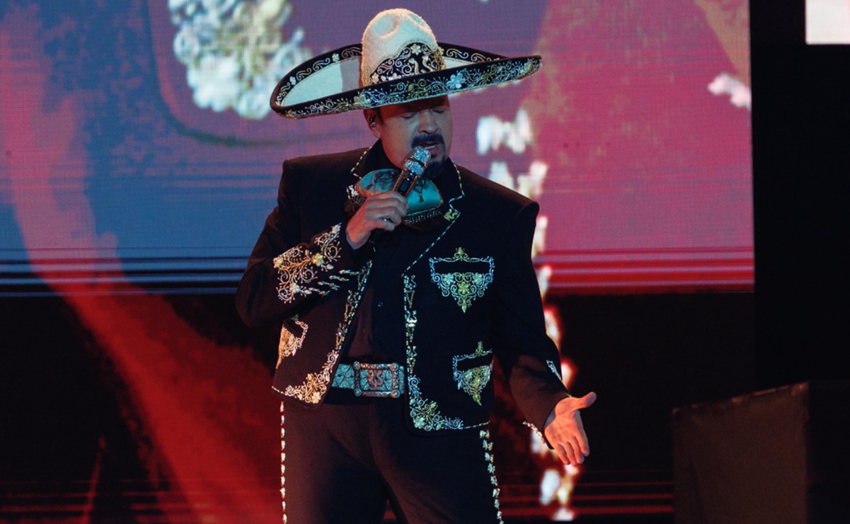 Pepe Aguilar agradece el amor del público durante noche musical en la Arena CDMX 