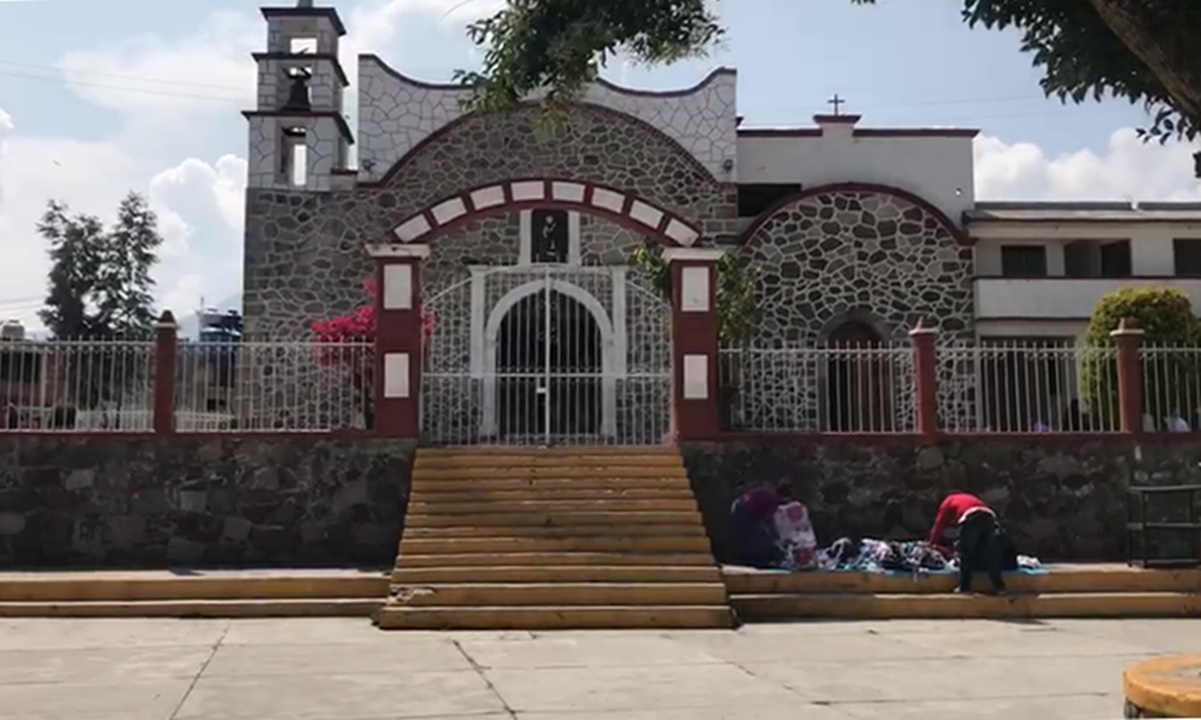 Pobladores de San Pedro Nexpa oran para que se tranquilice el volcán Popocatépetl