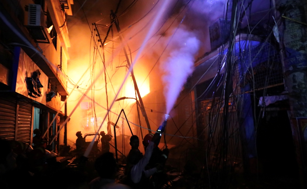 Reportan 69 muertos tras incendio en edificio de Daca, Bangladesh 