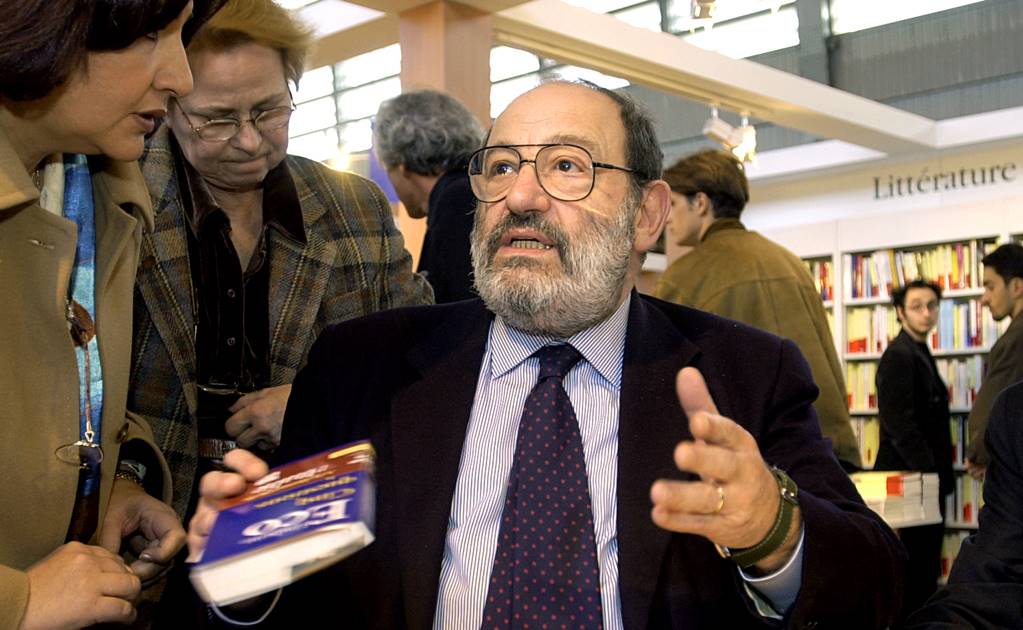 Umberto Eco: Redes sociales son la "invasión de los necios"