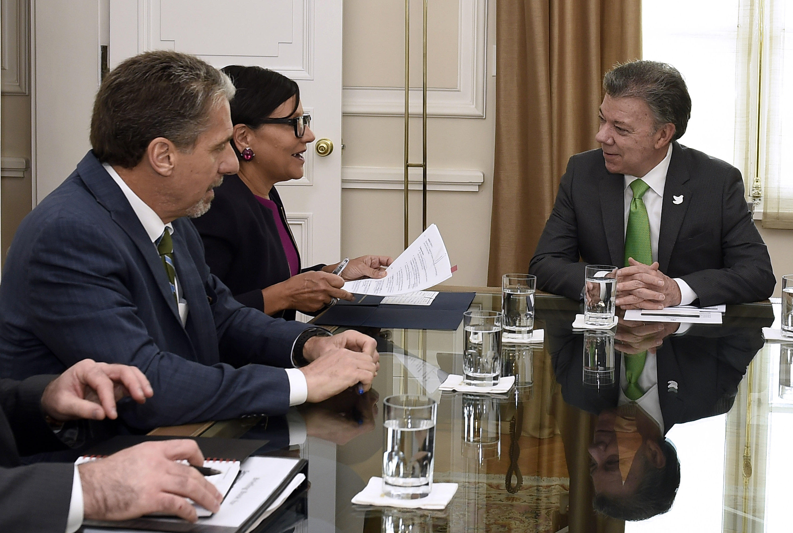 Santos ha recibido 445 propuestas para nuevo acuerdo con FARC