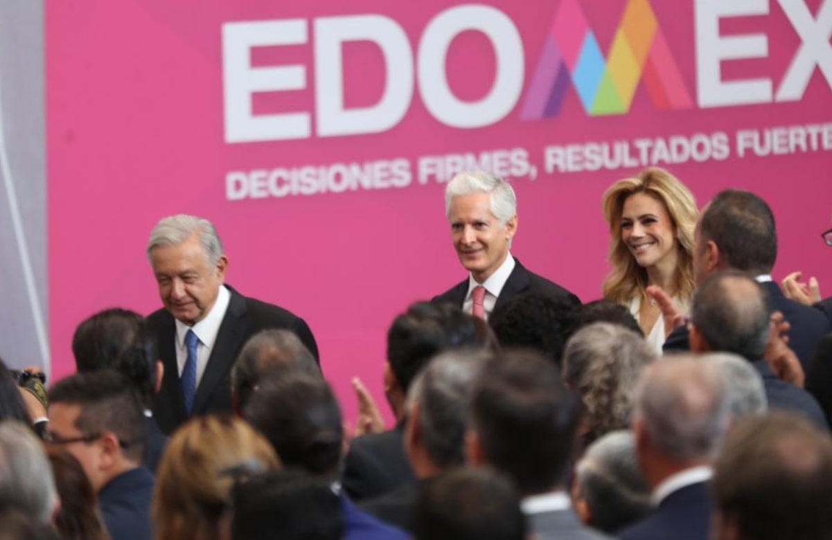 AMLO, Delfina Gómez y otros invitados arriban al Sexto Informe de Gobierno de Alfredo del Mazo 