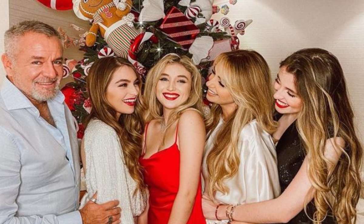 Angélica Rivera pasa Navidad con su ex, “El Güero” Castro, y sus hijas