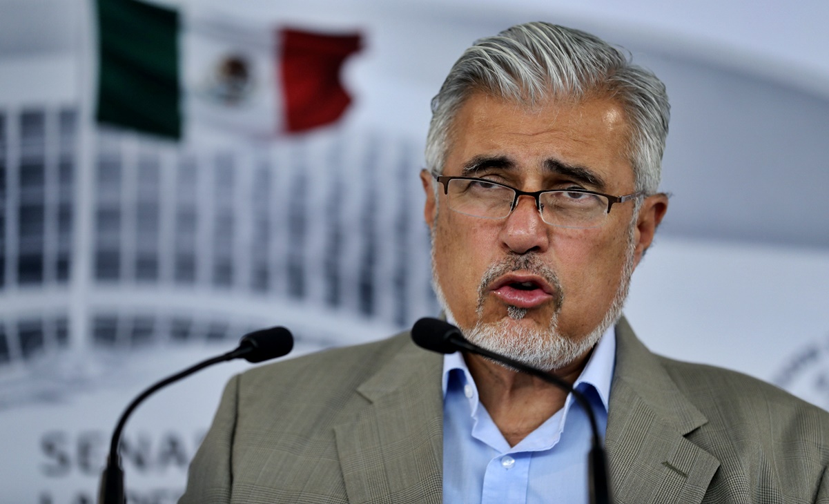 Lorenzo Córdova defiende lo indefendible, pero la reforma electoral va: senador Narro