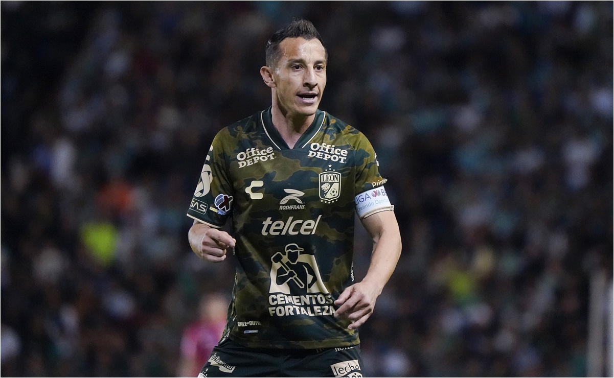 Andrés Guardado abandona el León ante América por lesión