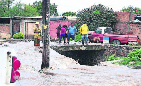 Exhorta PC a conducir con cuidado por lluvias