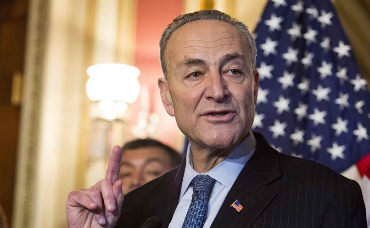 Líder de la mayoría en el Senado de EU, Chuck Schumer, dice que apoya a Biden, tras reportes de que estaría abierto a otro candidato