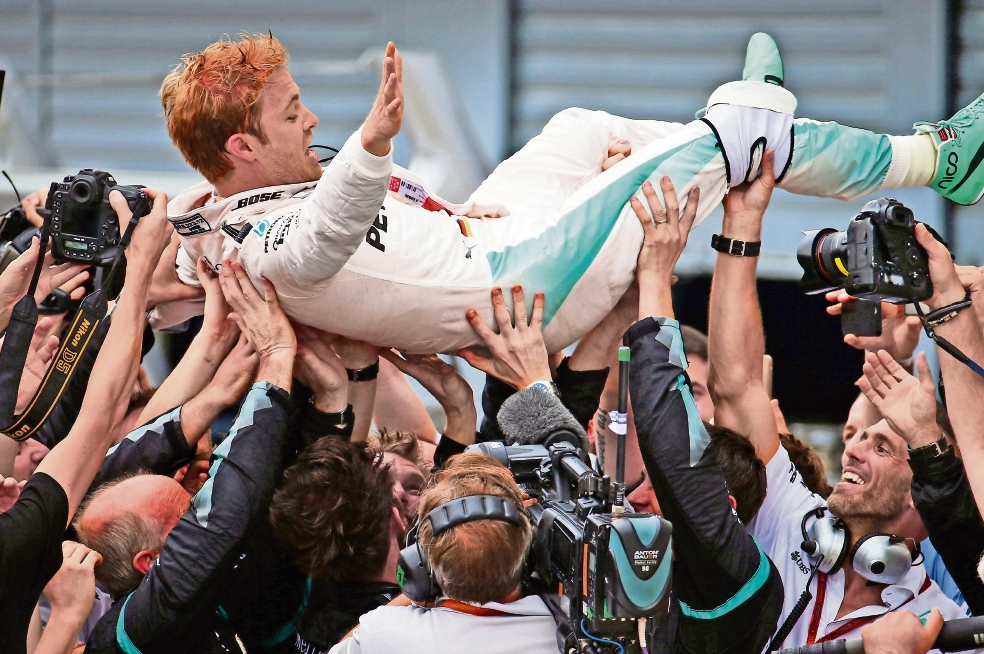 Rosberg se “madruga” a Hamilton