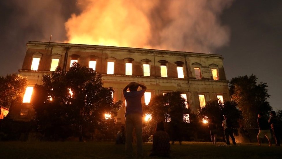 ¿Por qué se incendió el Museo Nacional de Brasil?