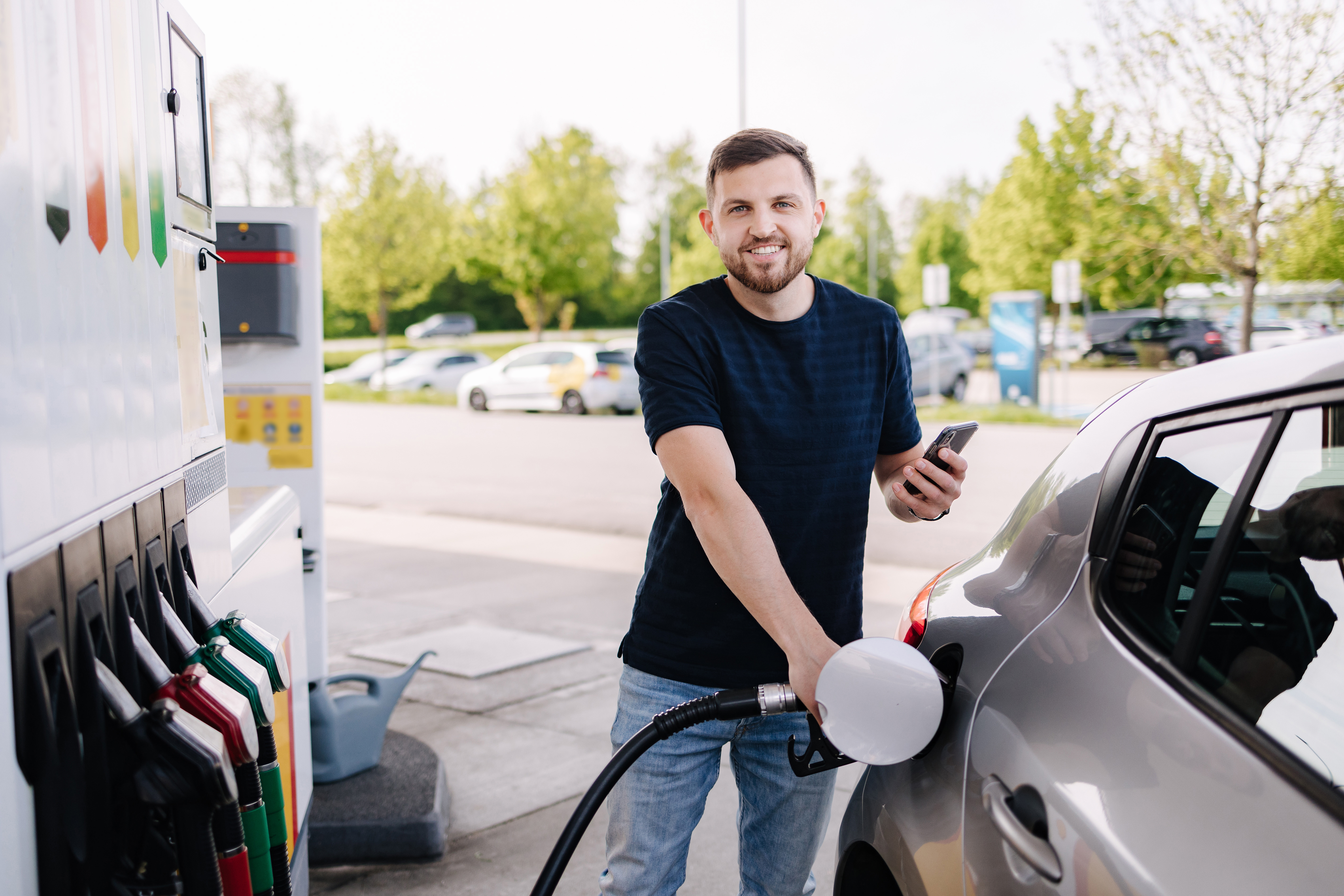 ¡No cargues gasolina durante el día! Esta es la mejor hora para llenar el tanque