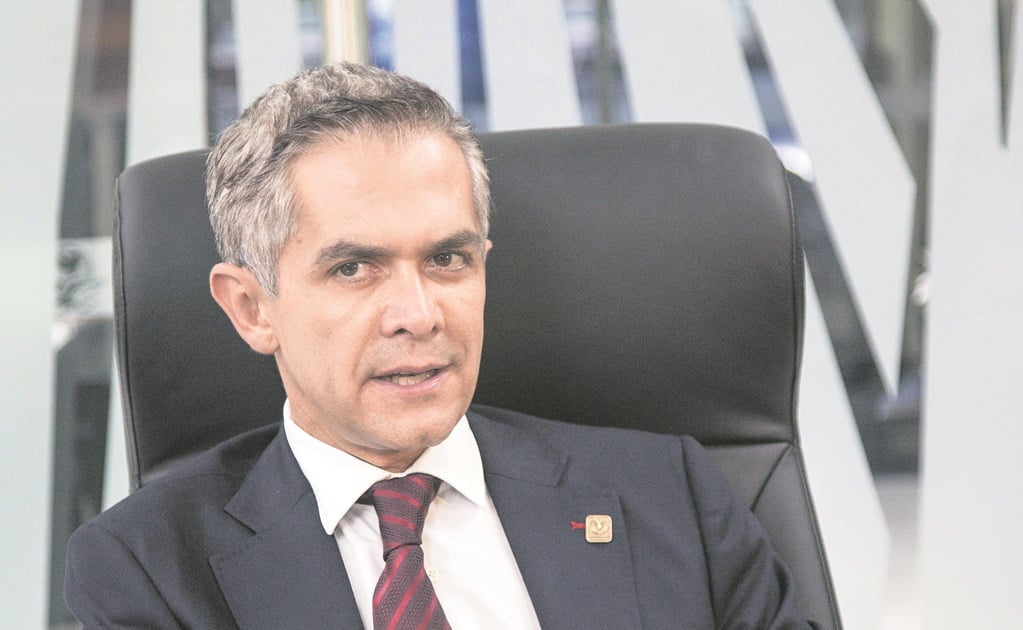 Mancera pide incremento de $12 al salario mínimo