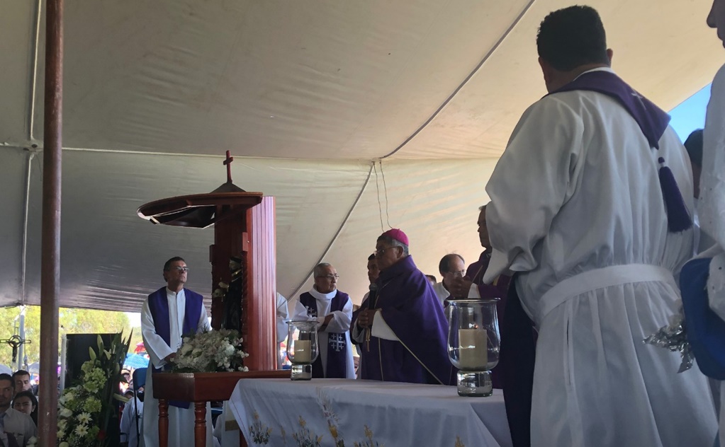 Obispos presiden novenario para víctimas de la explosión en Tlahuelilpan