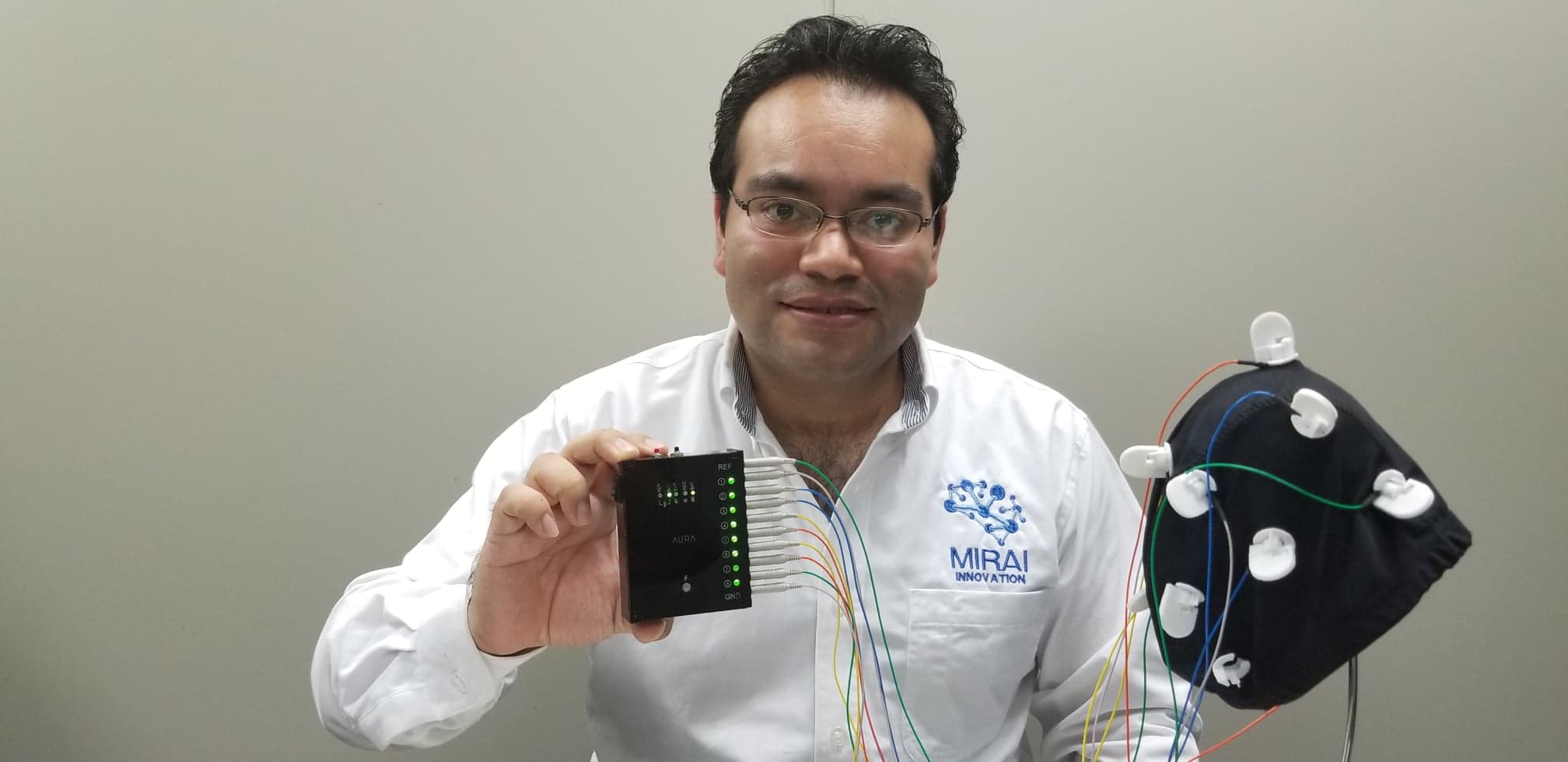 Mexicano triunfa con neurotecnología en Japón