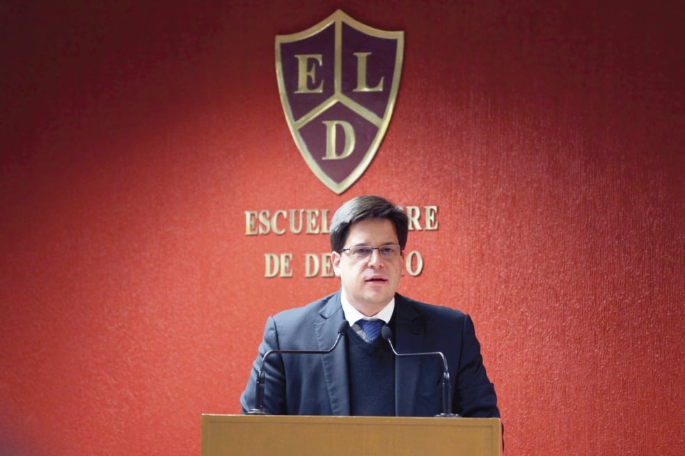 Alfredo Gutiérrez. Aislado de los medios