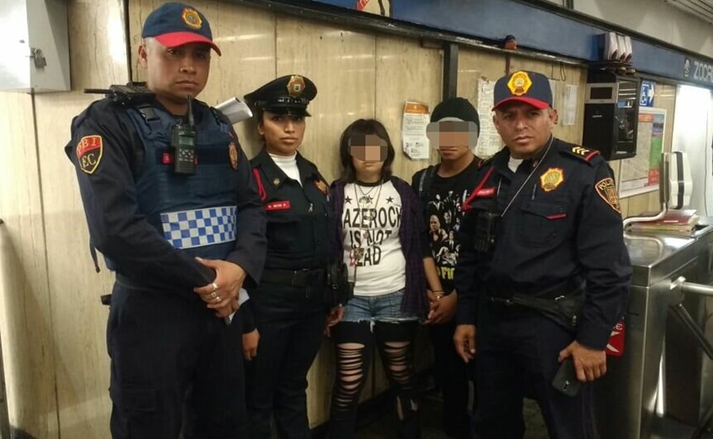 Policías evitan que joven se suicide en Metro Zócalo 