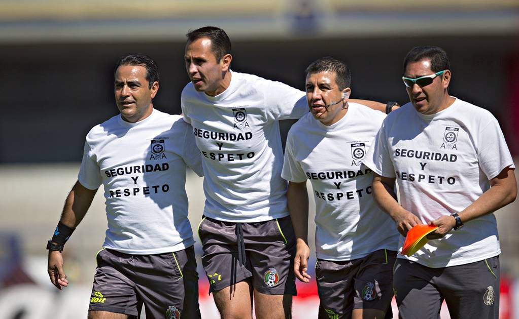 Árbitros anuncian su regreso a las canchas para reanudar la Liga Mx