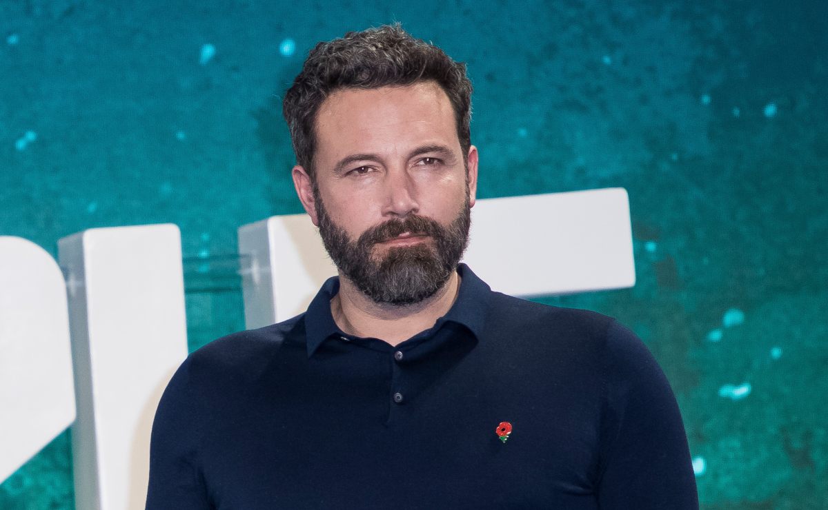 Ben Affleck se queda completamente dormido en un paseo en barco en París